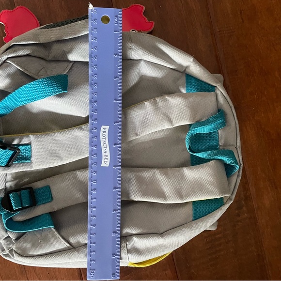 SKIP and HOP backpack small size perfect for toddlers or Pre-K or kindergarten. - Picture 5 of 6